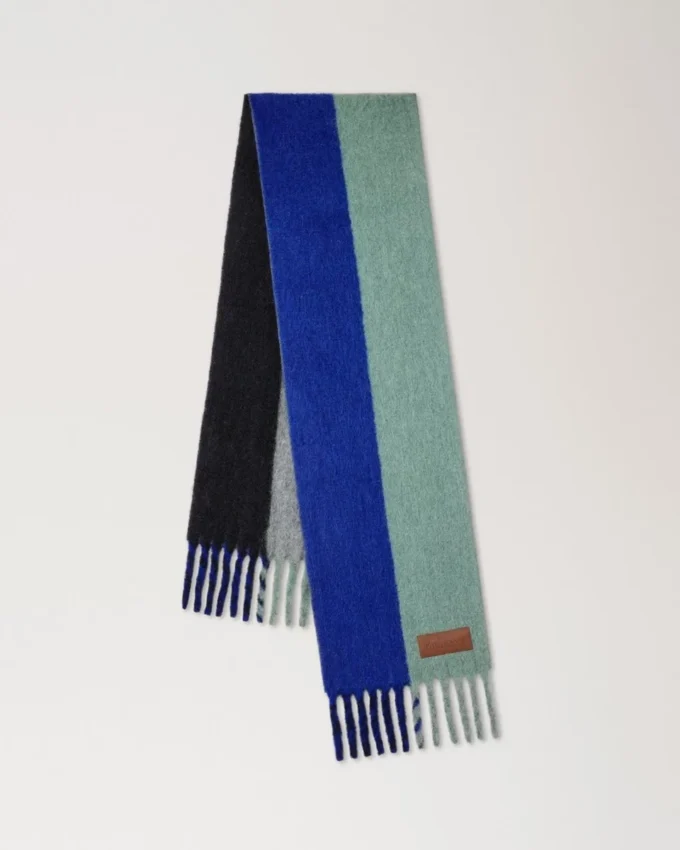 Strukturierter Schal im Colour-Block-Design aus Wollmischung in Ebenholz und Kobaltblau Strukturierter Schal im Colour-Block-Design aus Wollmischung in Ebenholz und Kobaltblau