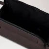 Waschbeutel mit Doppelreißverschluss aus zweifarbigem Leder in Dunkelbraun Waschbeutel mit Doppelreißverschluss aus zweifarbigem Leder in Dunkelbraun